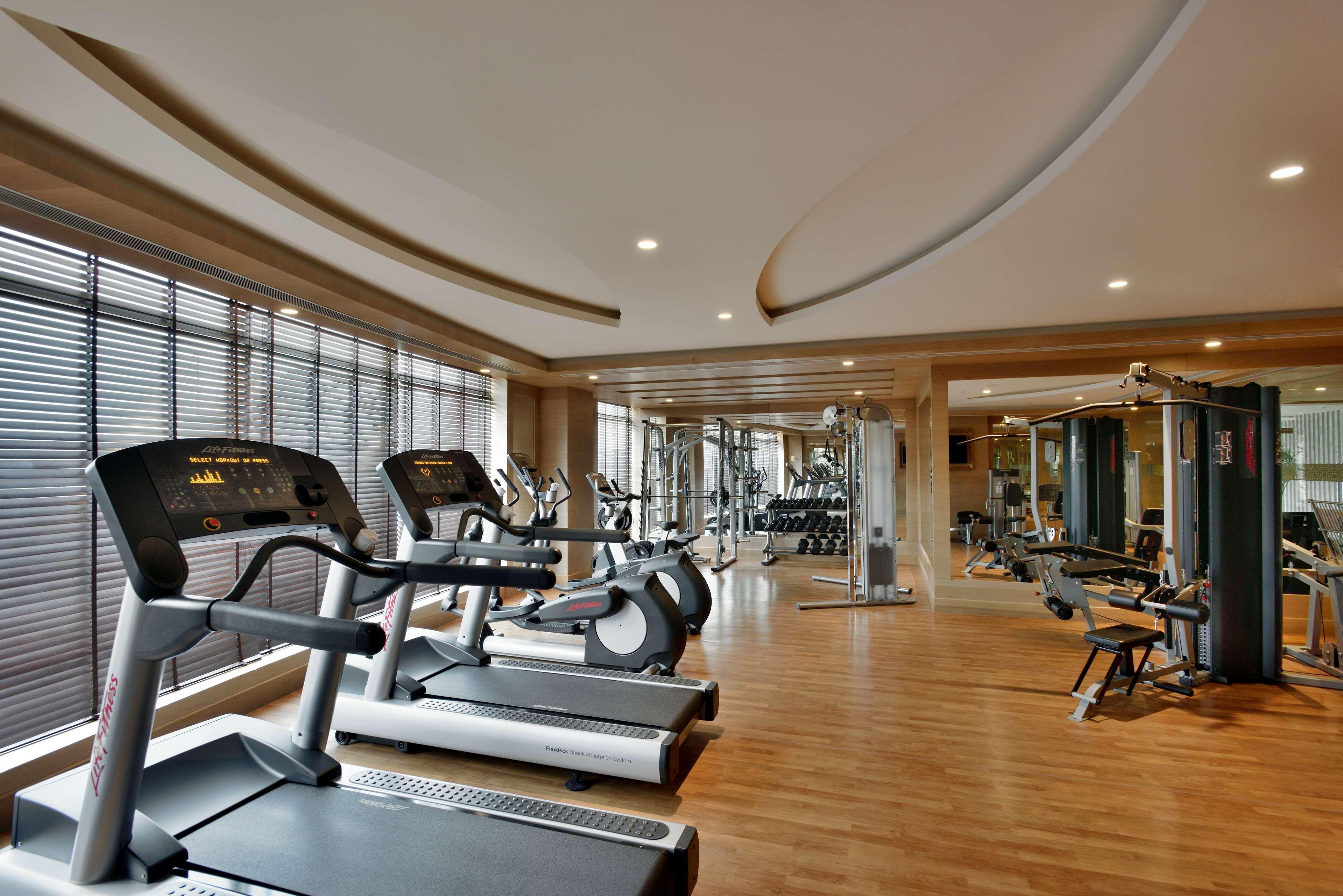 Radisson Gurugram Udyog Vihar Hotel Gurgaon Exterior photo The gym at the hotel