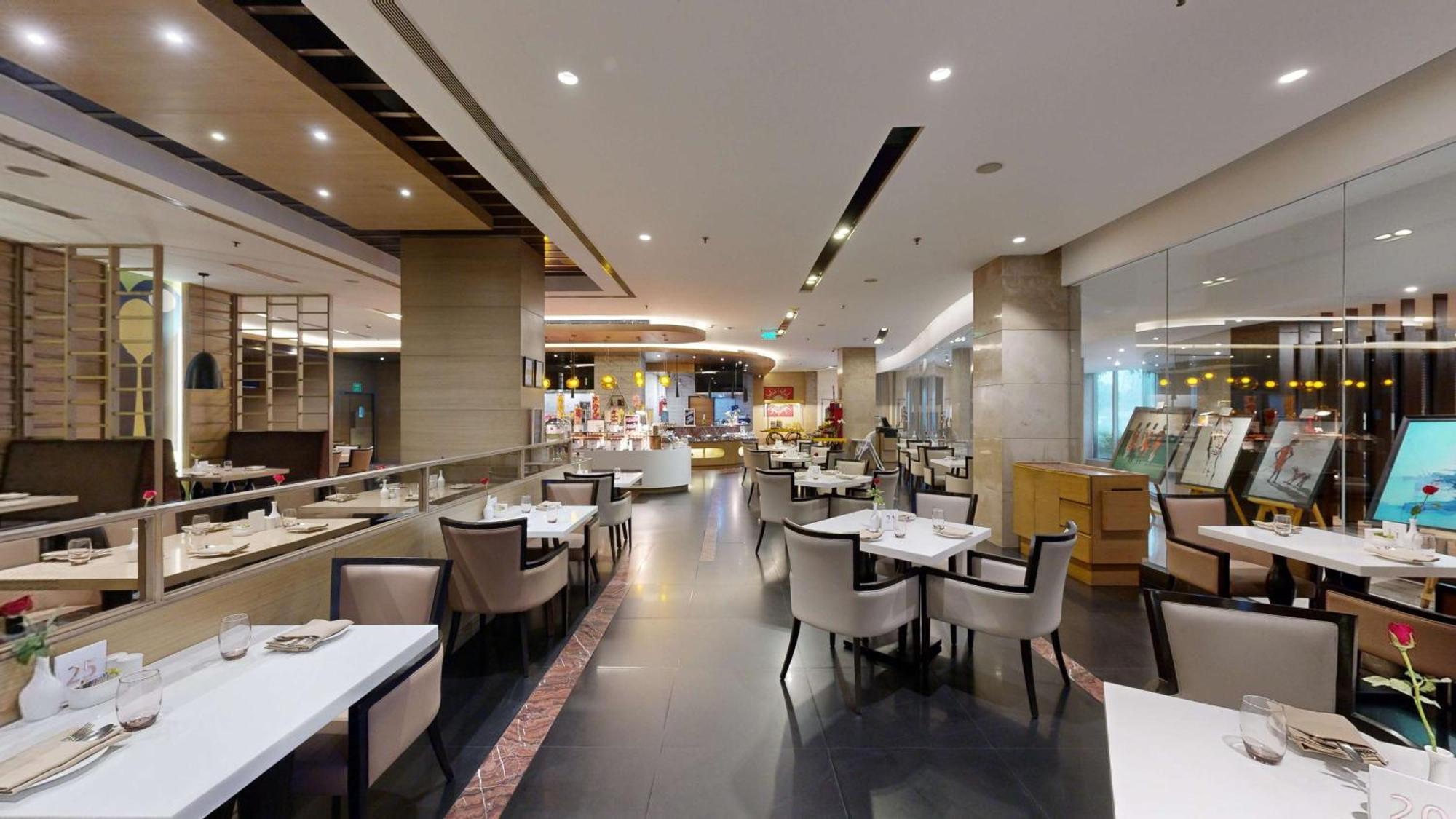 Radisson Gurugram Udyog Vihar Hotel Gurgaon Exterior photo