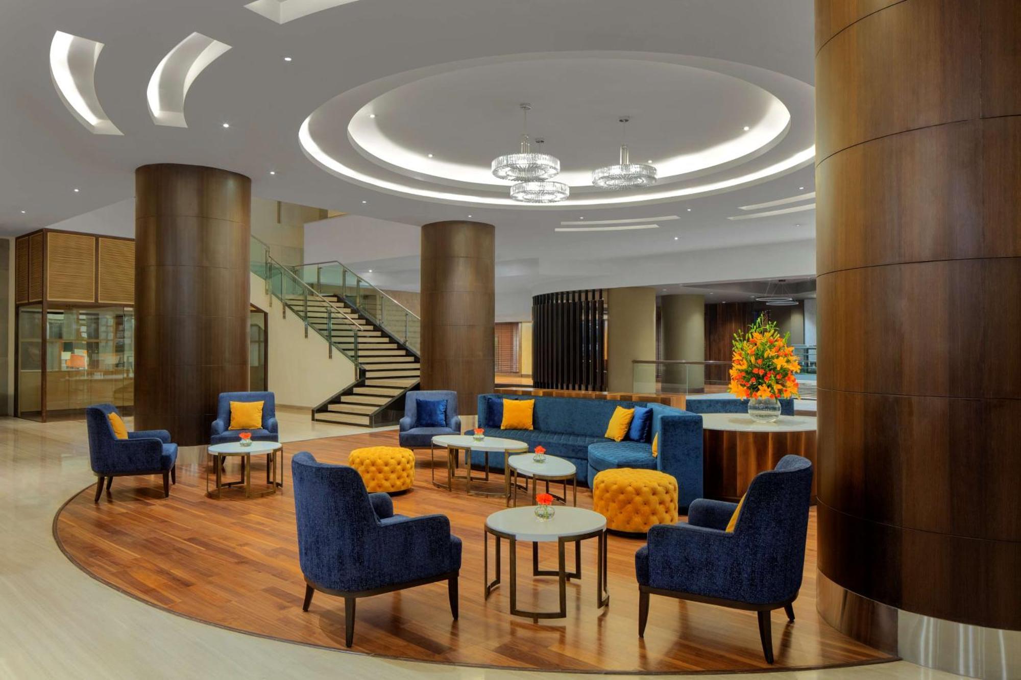 Radisson Gurugram Udyog Vihar Hotel Gurgaon Exterior photo