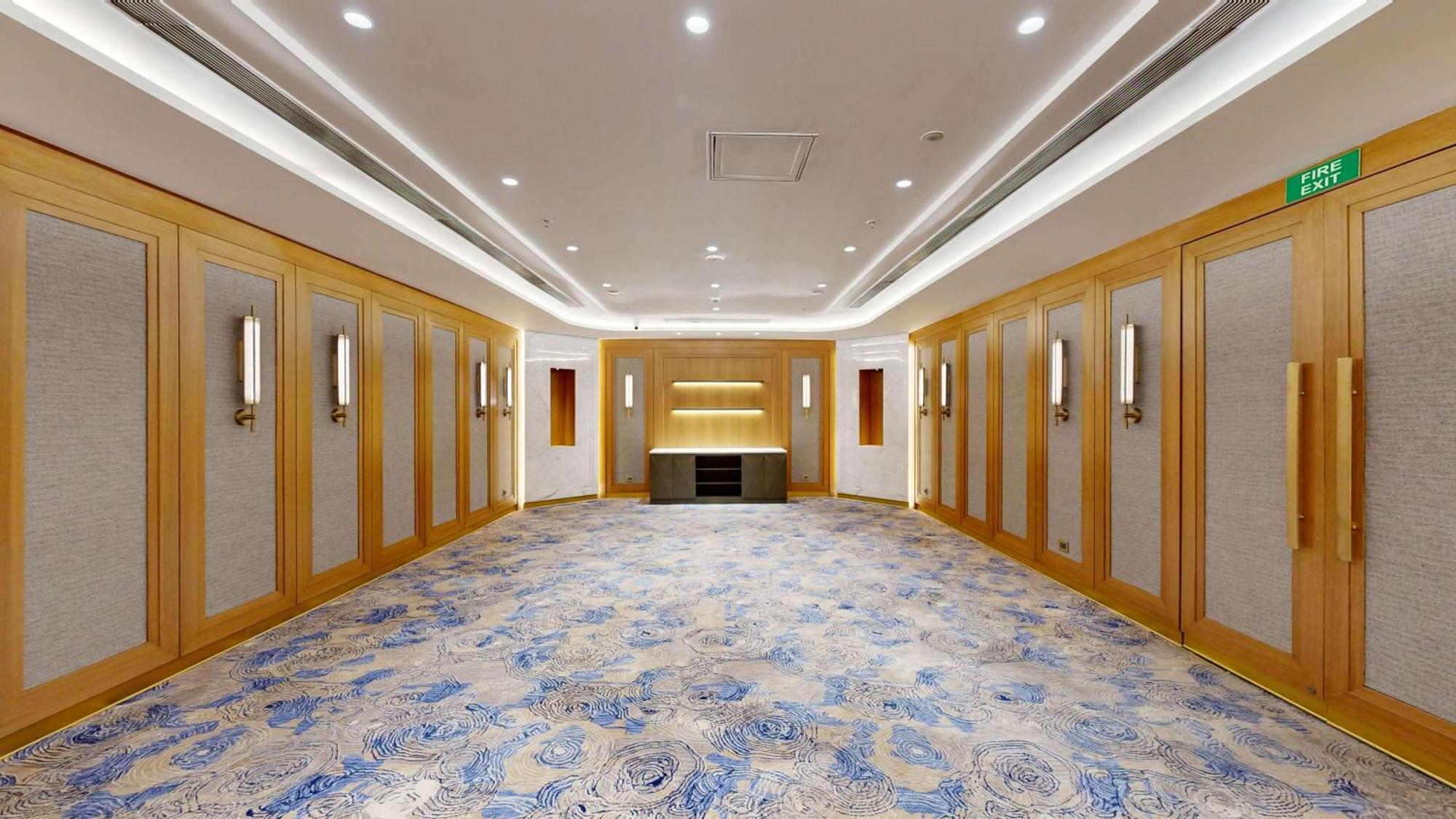 Radisson Gurugram Udyog Vihar Hotel Gurgaon Exterior photo